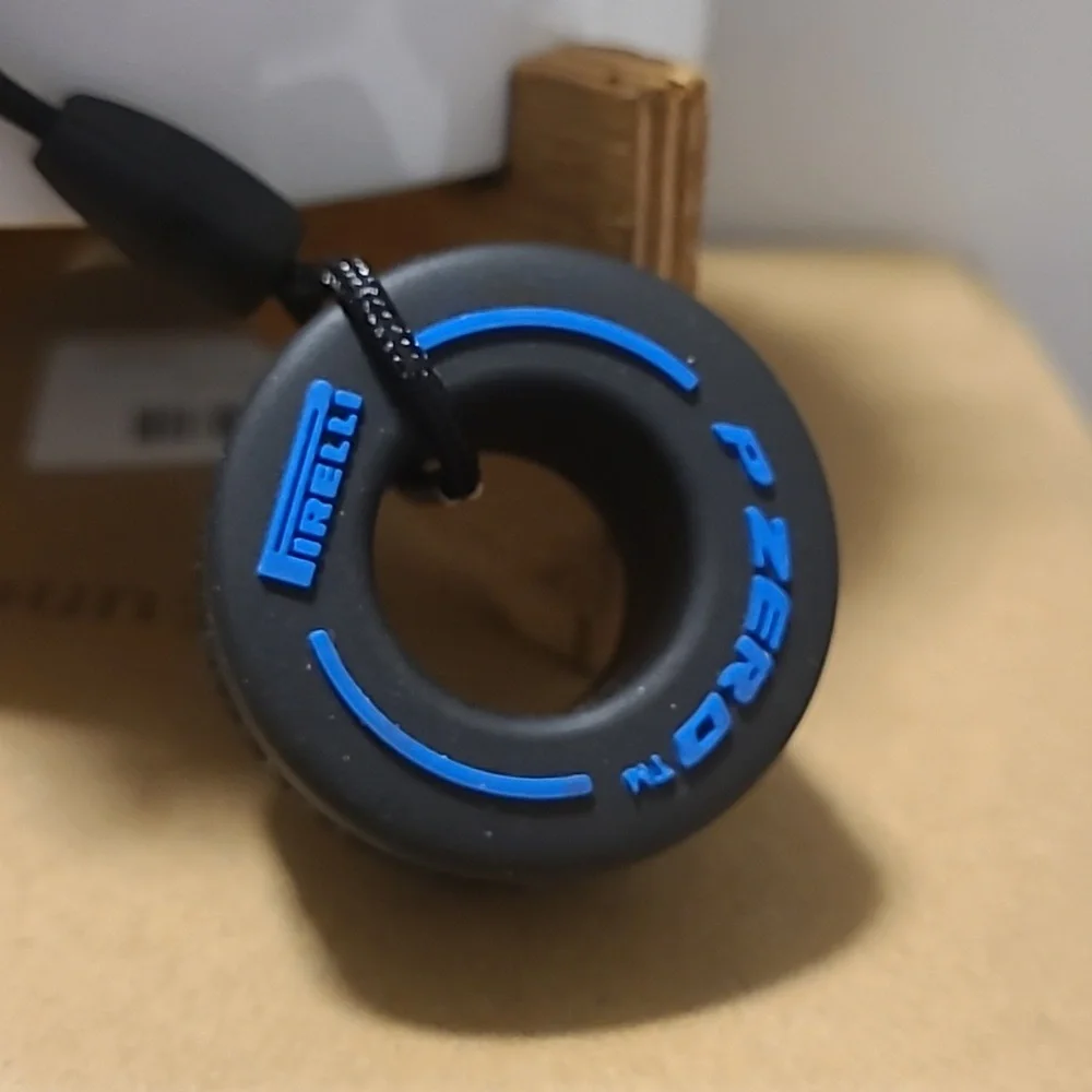 Unbranded Tire Swing Keychain Blue Trim/Black Tire‎ Unisex NWOT Auto Office Fun